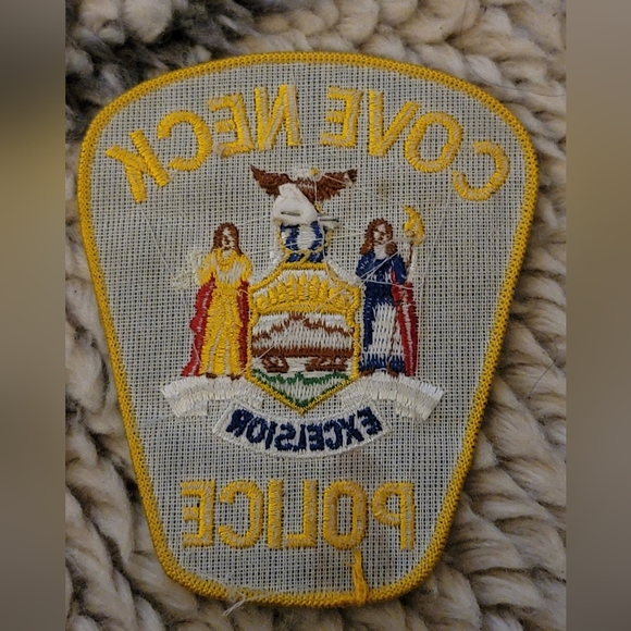 Cove Neck New York Police Patch Un-sewn great condition - Picture 2 of 3